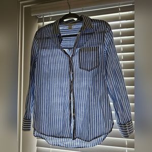 H&M button down blue and white striped women shirt